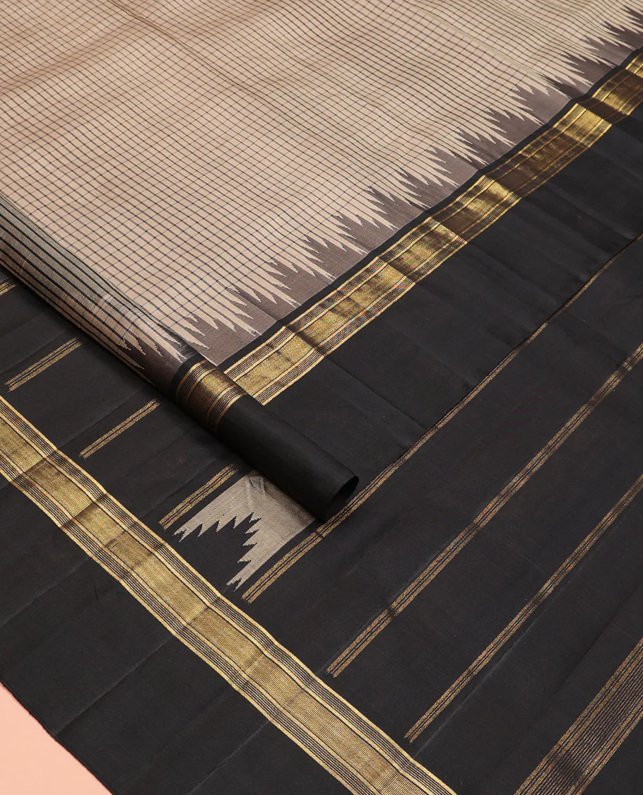 Beige checked Kanchipuram silk saree, contrast thazampoo rekku border of zari designs, and pallu of pillaiyar mokku designs - Image 2