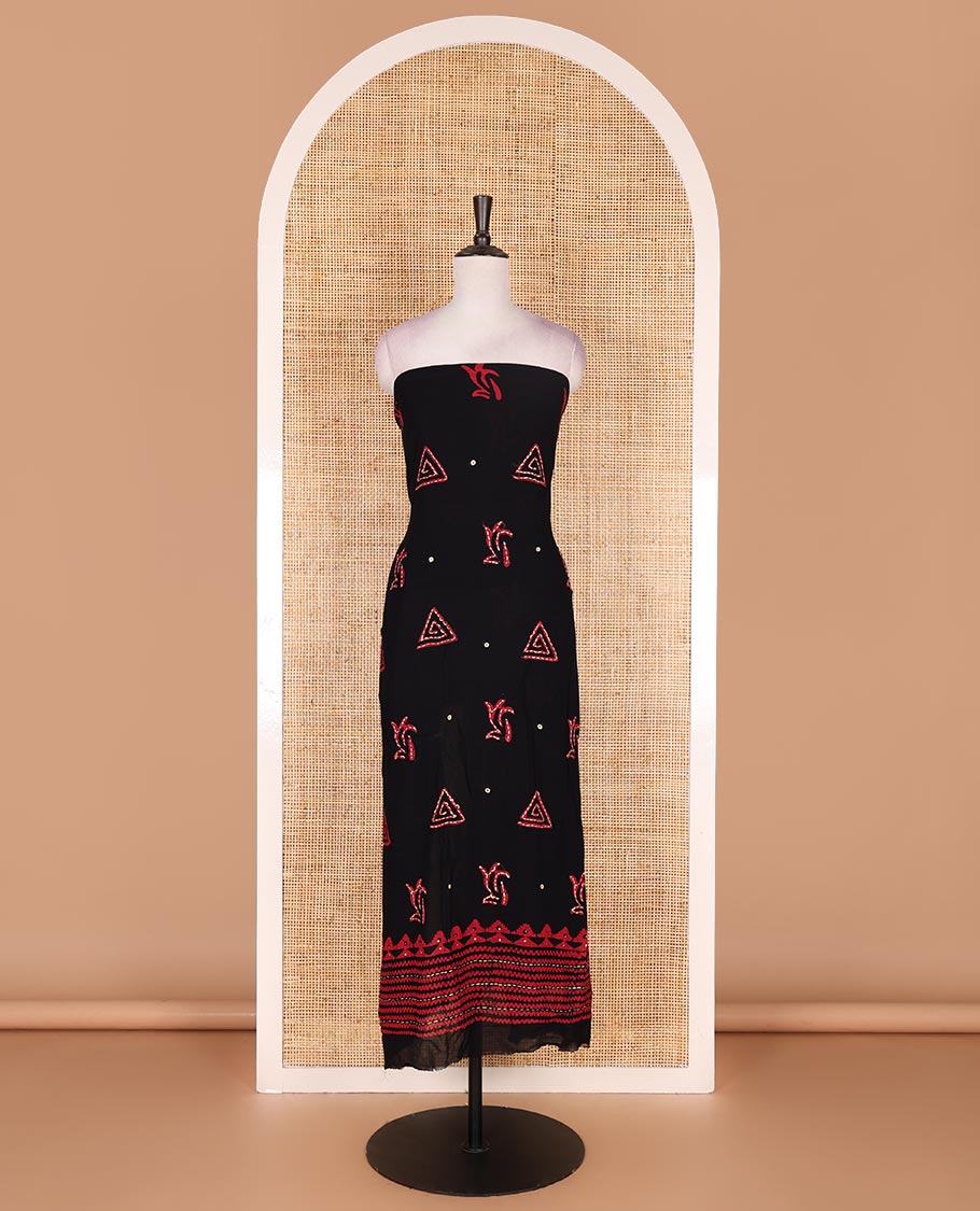 Black and pink material chudidar set, batik print with kantha embroidered top, plain contrast bottom, and batik printed dupatta - Image 4