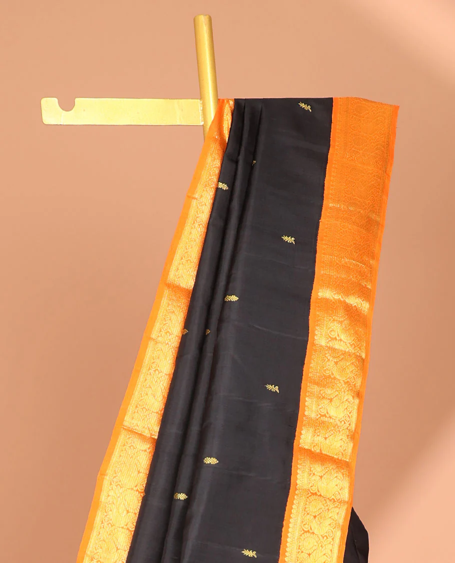 Black buttas kancheepuram silk saree with contrast korvai intricate zari design & zari jaal design pallu - Image 3
