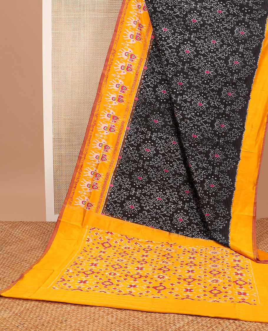 Black floral design ikkat saree with contrast animal design border & floral design pallu - Image 3