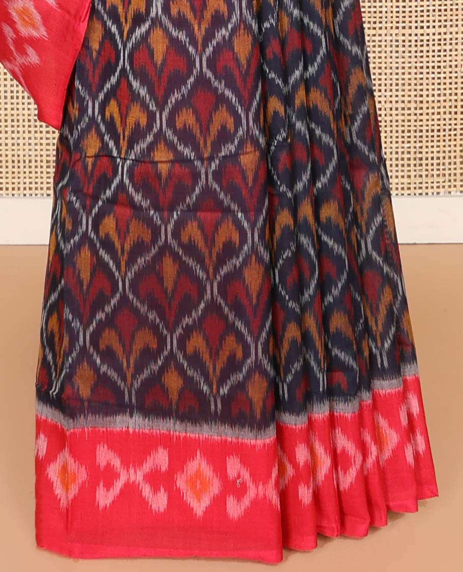 Black floral ogee design ikkat cotton saree with contrast floral design border & geometric design pallu - Image 4