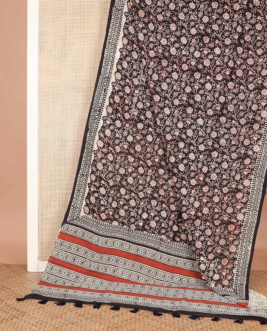 Black floral vine machine-printed Kalamkari cotton saree, geometric printed border, and geometric printed pallu - Image 2