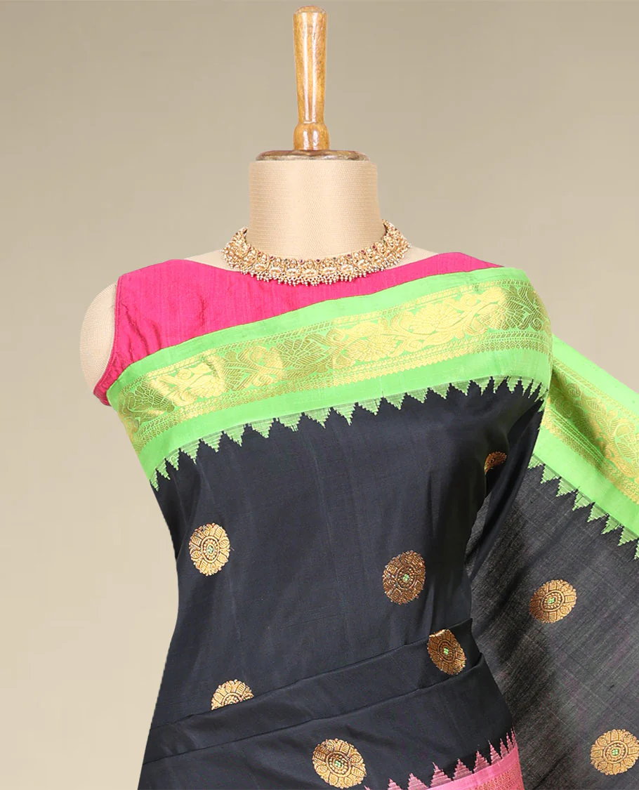 Black gadwal silk saree with round zari buttas, contrast ganga jamuna vidarbha zari border & intricately designed pallu - Image 3