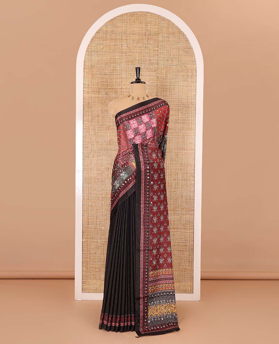 Black geometric printed with mirror work masakali saree, self-border, printed and mirror work pallu, and a matching blouse - Image 2