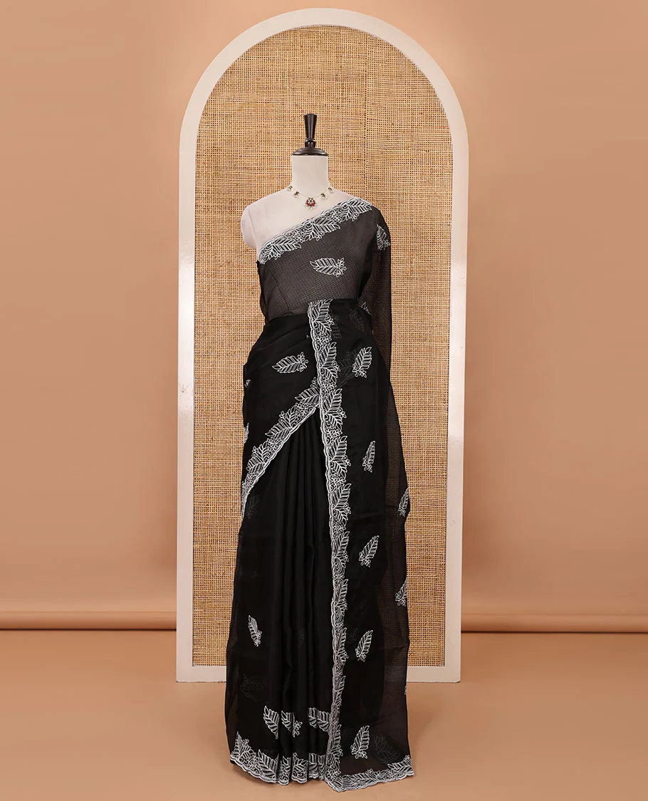 Black leaf motifs embroidered kota checks saree, leaf embroidered scallop border & embroidered pallu & matching thread embroidered blouse - Image 2