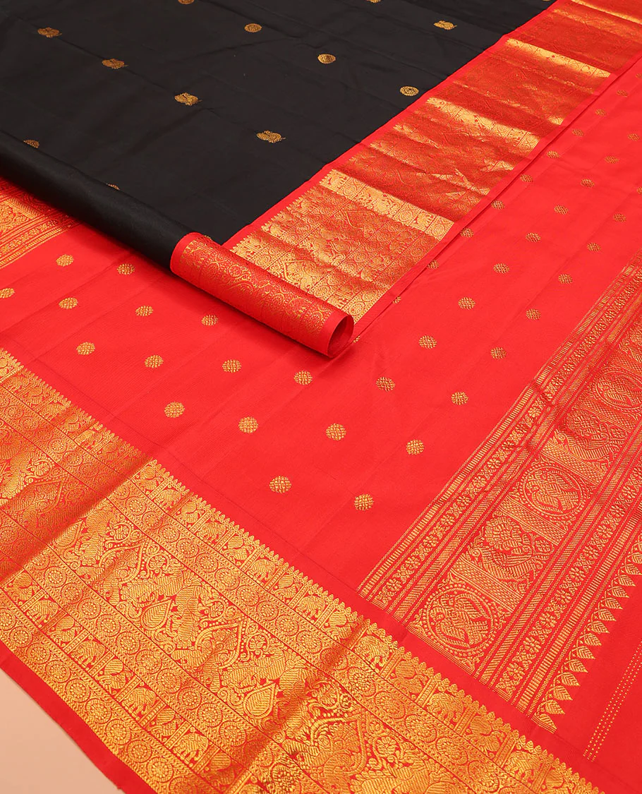 Black mayil chakram buttas Kanchipuram silk saree, contrast border of thilakam mokku, mayil, yaanai, and chakram designs, and chakram design pallu - Image 2