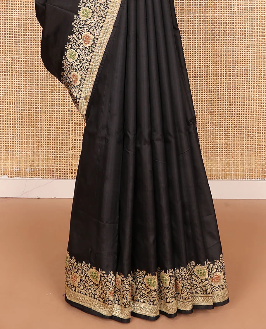 Black plain banarasi kathan silk saree, floral creeper meenakari border, and Mughal-style arches and floral design weave - Image 5