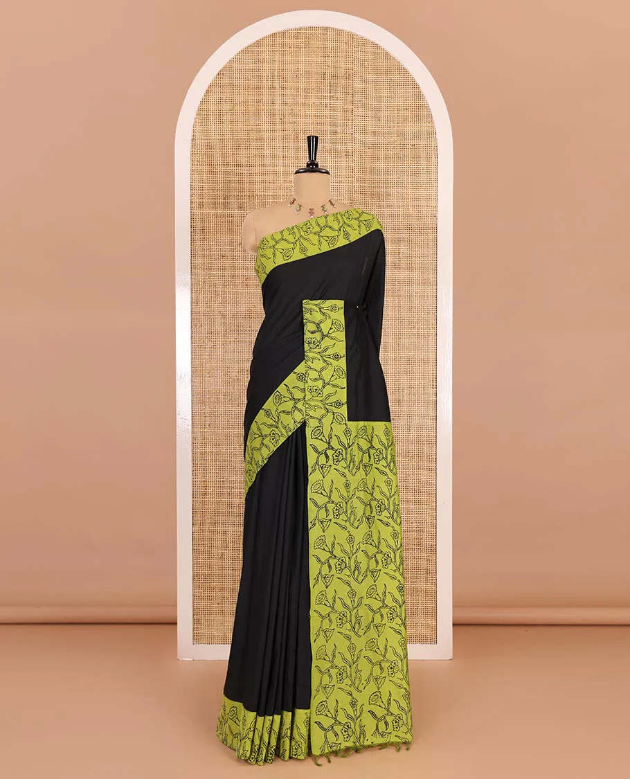 Black plain South cotton saree, contrast block printed border, and pallu of floral vine print, and floral vine printed blouse - Image 2