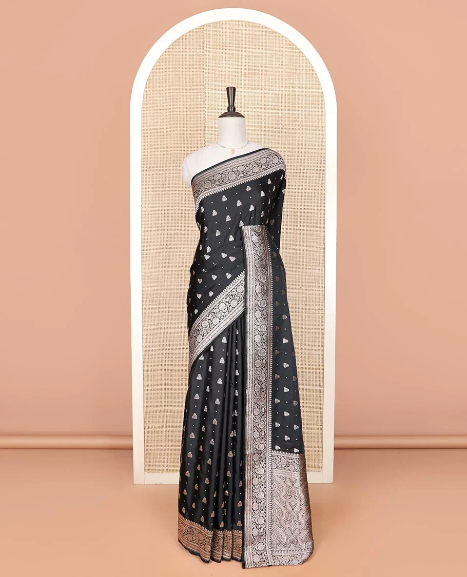 Black zari buttas mushru silk saree, floral creeper design border, and intricately designed pallu - Image 2