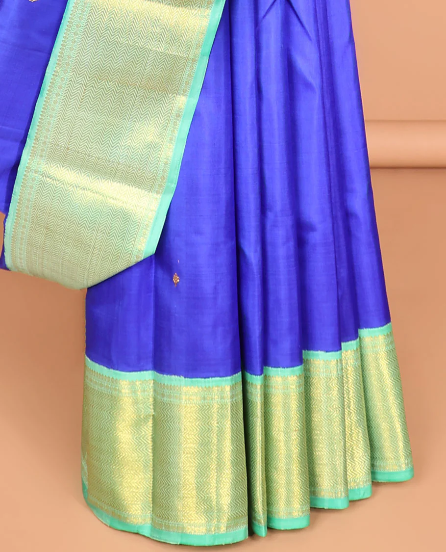 Blue buttas kancheepuram silk saree with contrast korvai intricate zari design & striped zari design pallu - Image 4