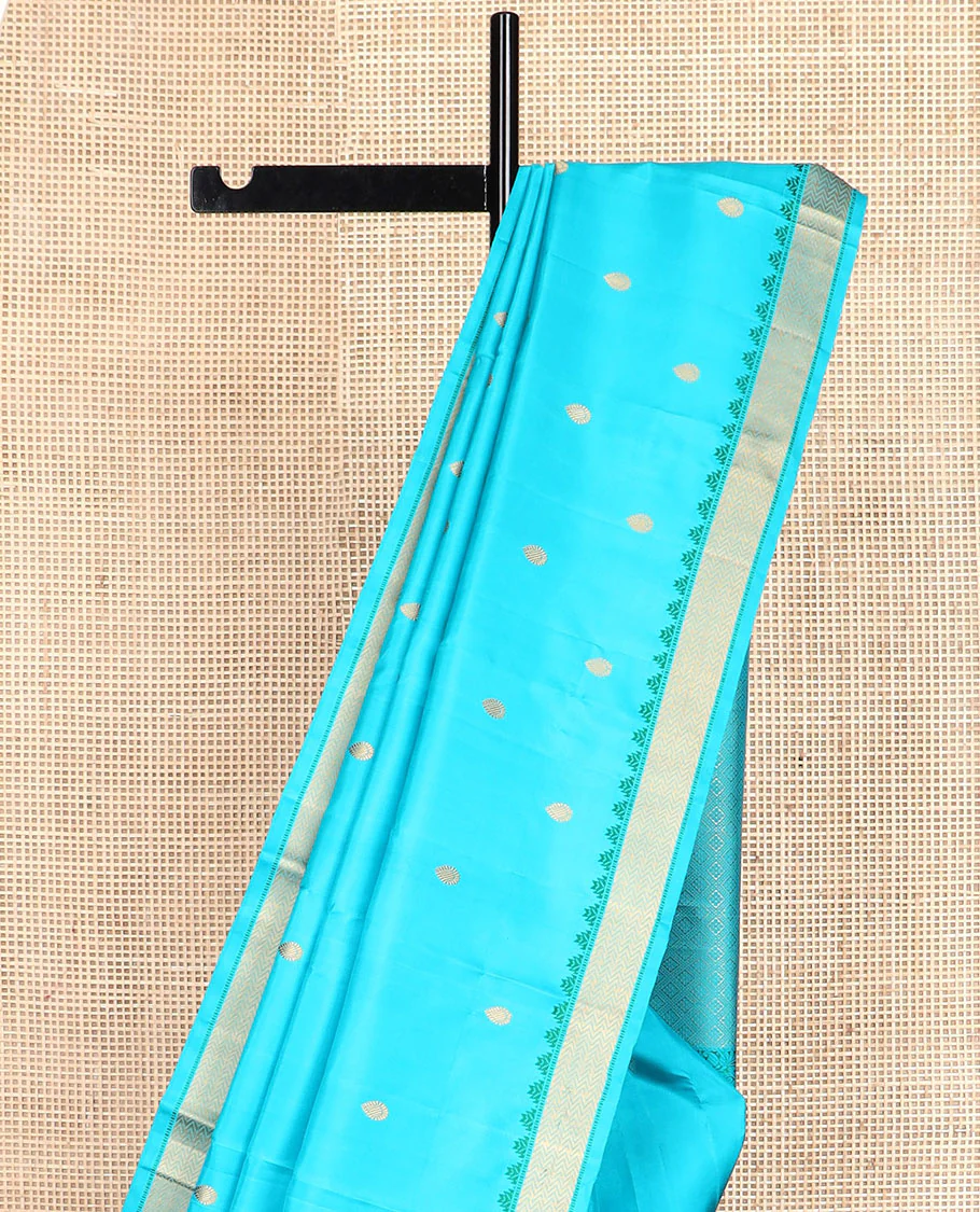 Blue buttas Kanchipuram silk saree, self-border of thazampoo rekku, and vanki designs, and pallu of thilakam mokku, manga mokku, and jaal designs - Image 4