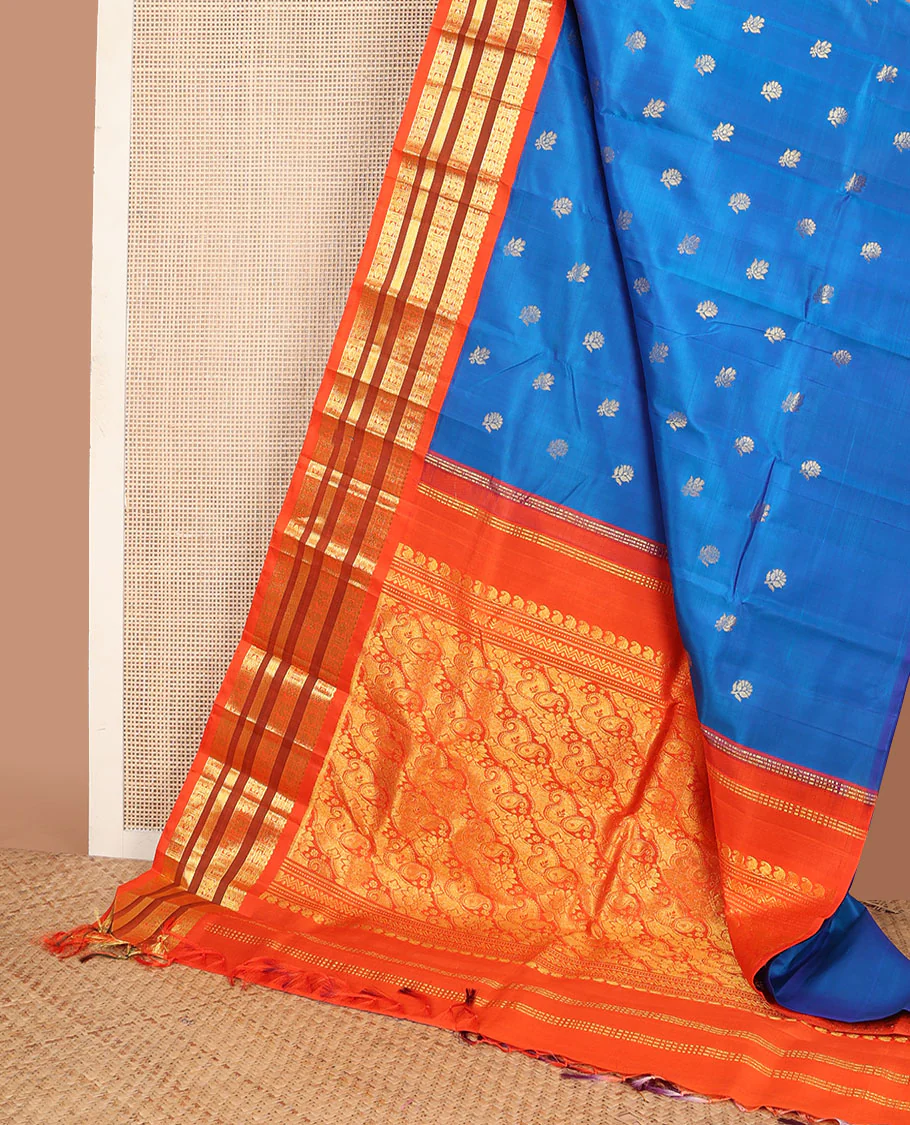 Blue buttas Kanchipuram silksaree, contrast one-sided korvai border of thilakam mokku,neli,rudraksham,mayil & banaras & manga motifs pallu - Image 3