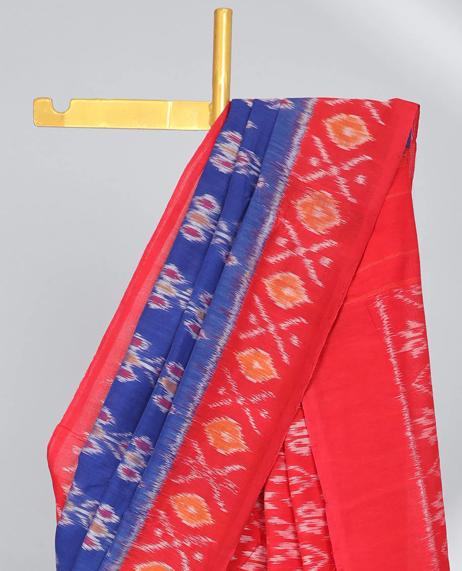 Blue floral ikkat cotton saree with contrast geometric design border & floral design pallu - Image 3