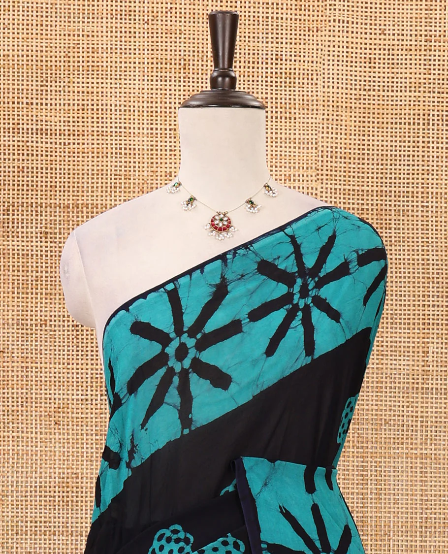 Blue handblock wax batik printed georgette saree, star-like motifs handblock wax batik printed border & pallu & matching printed blouse - Image 3