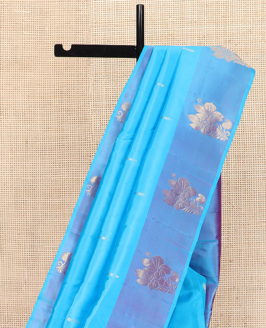 Blue Kanchipuram Silk Saree Featuring Zari Buttas, Complemented by a Contrast Border of Floral Motifs, a Subtle Pallu Woven with Floral Zari Designs, and Paired with a Contrast Blouse - Image 3