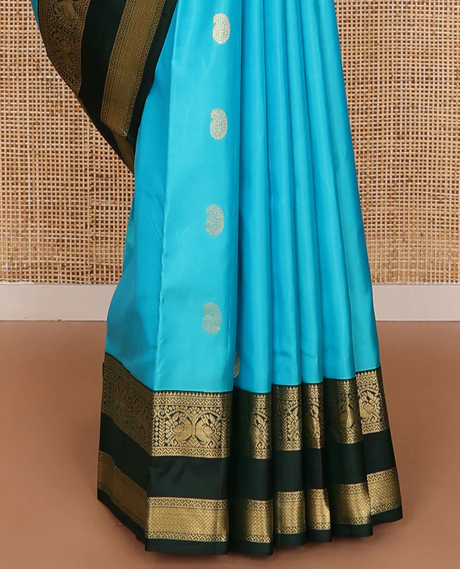 Blue manga buttas Vasundhara silk saree, contrast rettai pettu border of rekku,neli,mayil,banaras & mayil kann & jaal pallu - Image 5