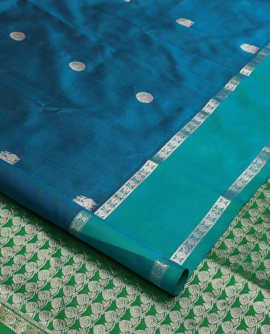 Blue peacock chakra buttas Venkatagiri silk saree, contrast rettai pettu rudraksham border, and thilakam design pallu - Image 2