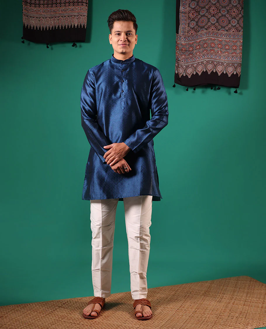 Blue peacock eye style diamond patterns embossed full-sleeved men's kurta - Image 2