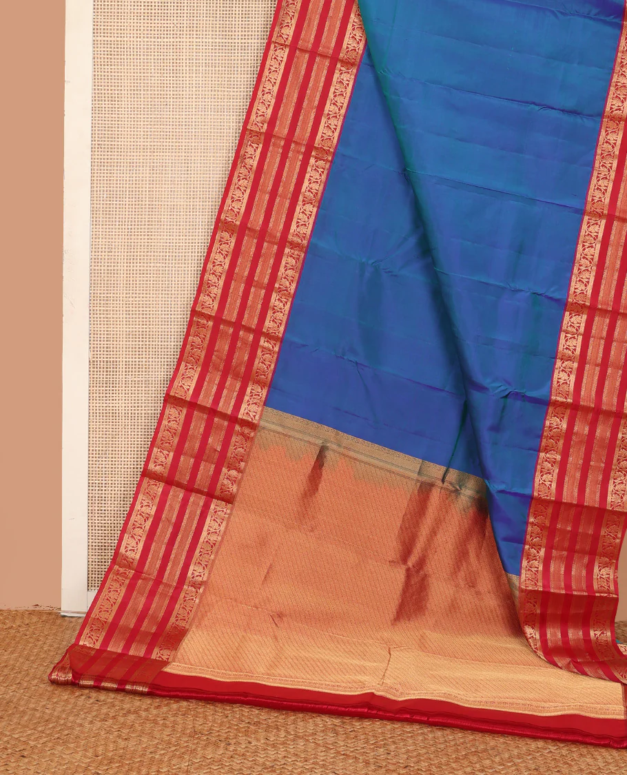 Blue plain Kanchipuram silk saree, contrast border of muthu, neli, and kodi visiry designs, and diagonally woven pallu - Image 3