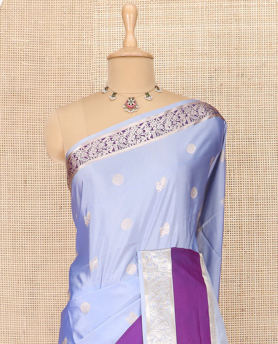 Blue Semi-Soft Silk Saree Featuring Peacock and Chakram Buttas, Complemented by a Contrast Rettai Pettu Traditional Zari Border of Peacocks, Grandly Woven Pallu of Jaal Designs, and Paired with a Contrast Blouse - Image 2