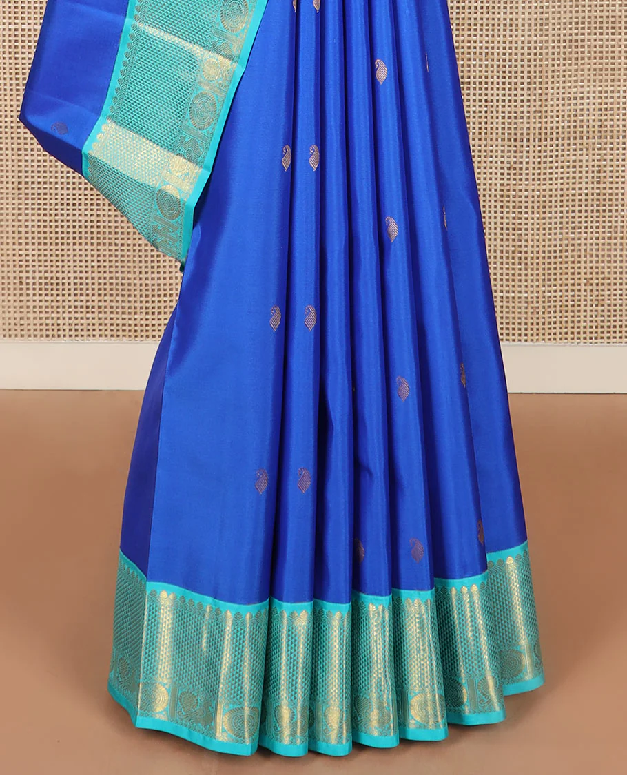 Blue vanki manga buttas Kanchipuram silk saree, contrast korvai border of salngai, banaras, ara maadam, and anna chakram designs, and jaal pallu - Image 4