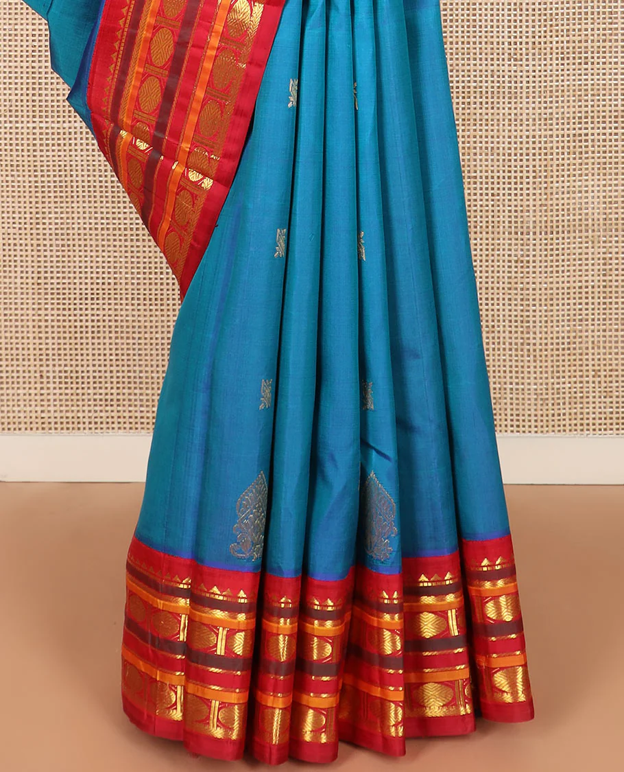 Blue zari buttas Kanchipuram silk saree, contrast border of rekku, muthu, kathir, rudraksham, and banaras designs, and horse chariot design woven pallu - Image 4