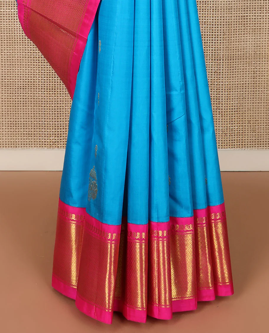 Blue zari buttas Kanchipuram silk saree, contrast korvai border of manga mokku & vanki design & kodi visiry pallu - Image 5