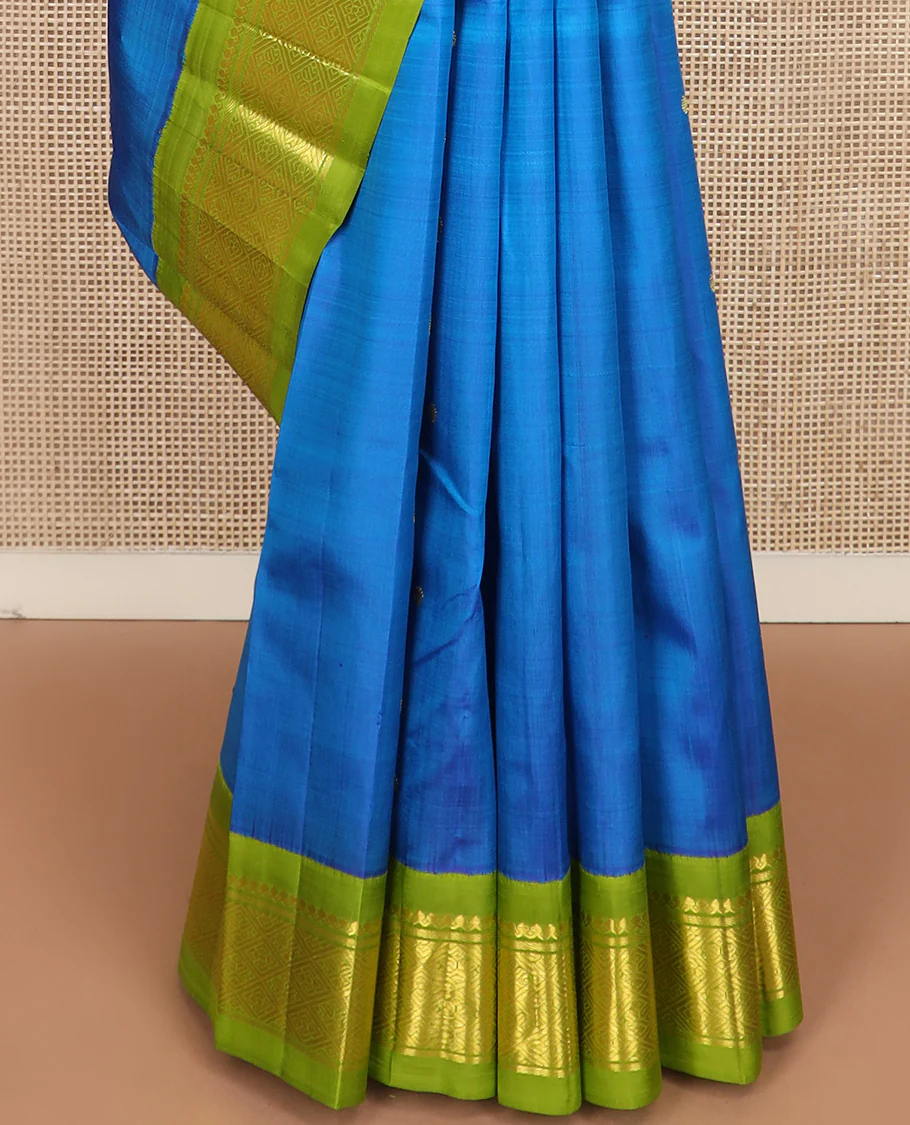 Blue zari buttas Kanchipuram silk saree, contrast one-sided korvai border of salngai, banaras and jaal design, and zari woven pallu - Image 5