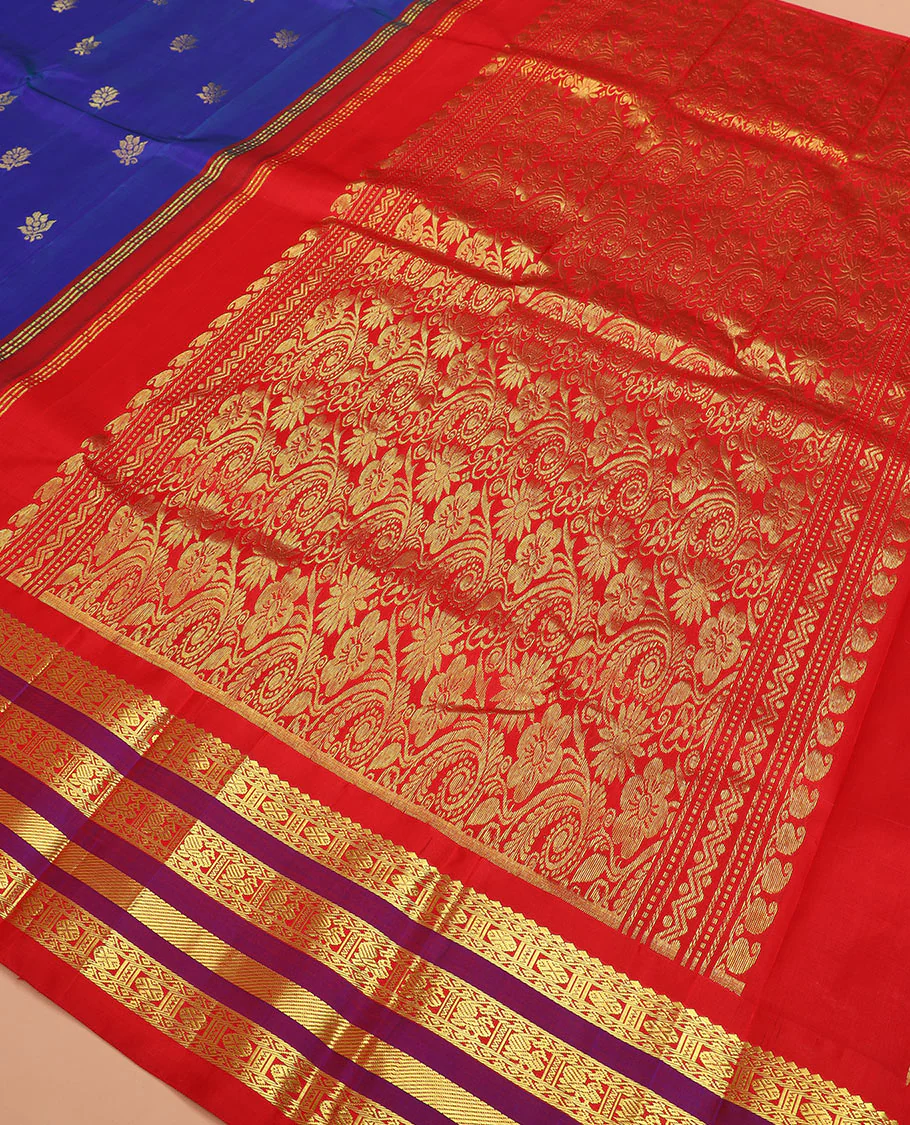 Blue zari buttas Kanchipuram silk saree, contrast one-sided varisai pettu border of thilakam mokku, rudraksham, and mayil designs, and floral jaal pallu - Image 5