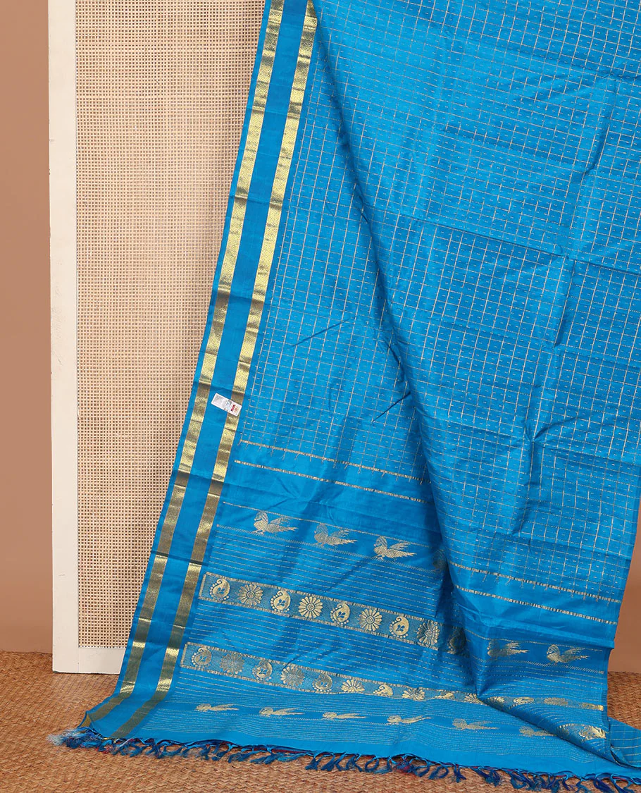 Blue zari checked Kanchipuram silk saree, one-sided rettai pettu zari border and zari design pallu - Image 3