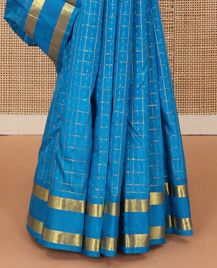 Blue zari checked Kanchipuram silk saree, one-sided rettai pettu zari border and zari design pallu - Image 5