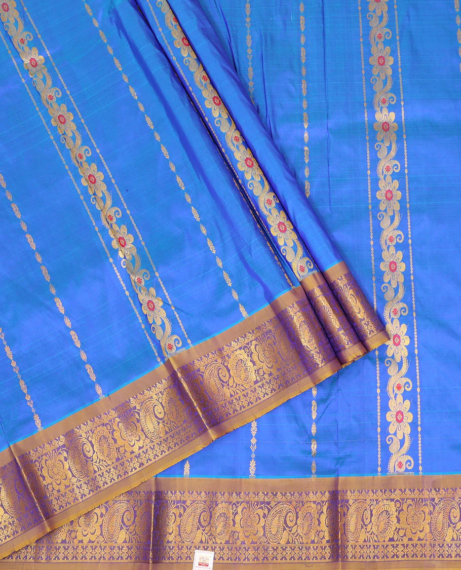 Blue zari design pure-silk half-saree with contrast border of floral-paisley zari designs, contrast zari bordered blouse, and a dhavani of jaal designs - Image 2