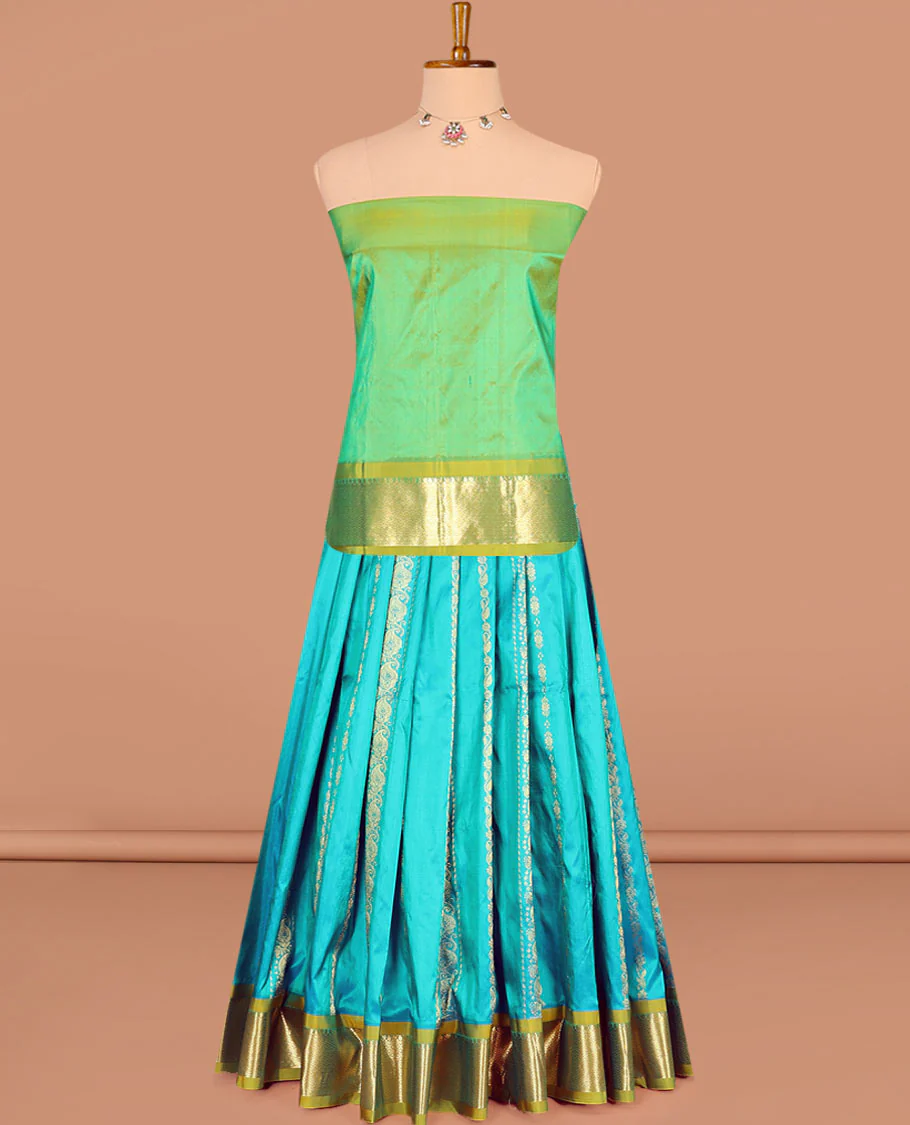 Blue zari design pure-silk half-saree with contrast border of jaal designs, contrast zari bordered blouse, and a jaal dhavani - Image 3