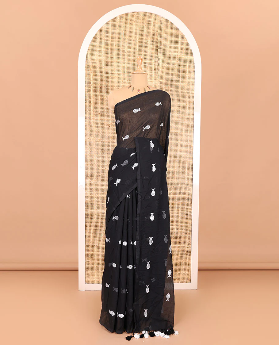 Borderless black fish motifs thread embroidered khadi mul cotton saree, fish motifs thread embroidered pallu, and a matching plain blouse - Image 2
