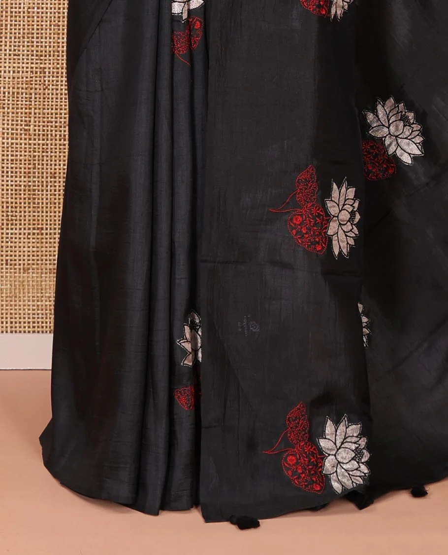 Borderless black floral motifs embroidered fancy tussar saree, floral motifs embroidered pallu, and a plain blouse - Image 3