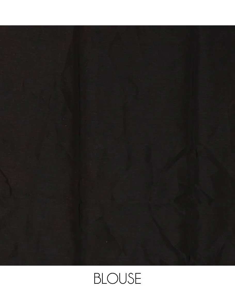 Borderless black floral printed light weight chiffon saree with plain blouse - Image 4