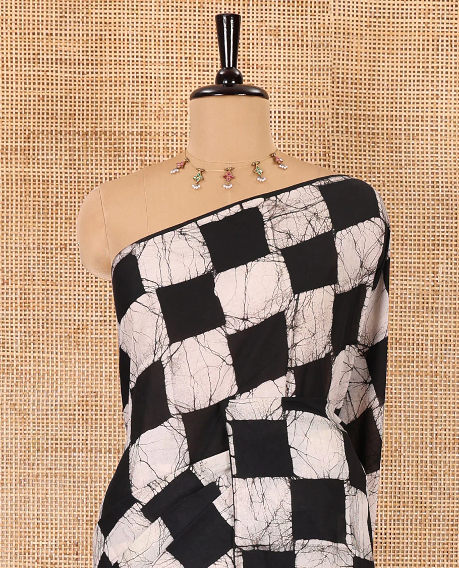 Borderless black green chess theme batik printed mul cotton saree with contrast leheriya striped pallu, and a contrast batik printed blouse - Image 3