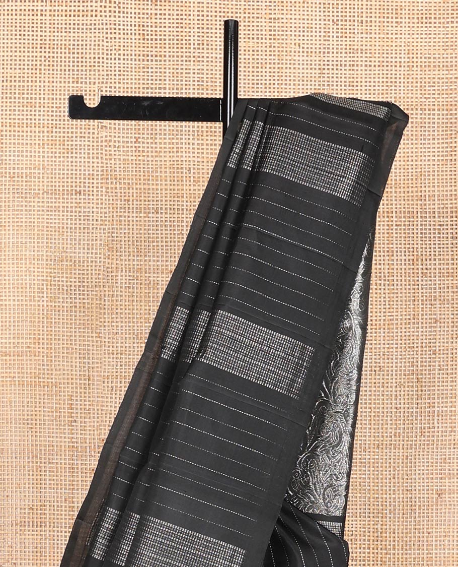 Borderless black zari muthu striped Mayuri soft silk saree, zari woven pallu steeped with kili designs - Image 4