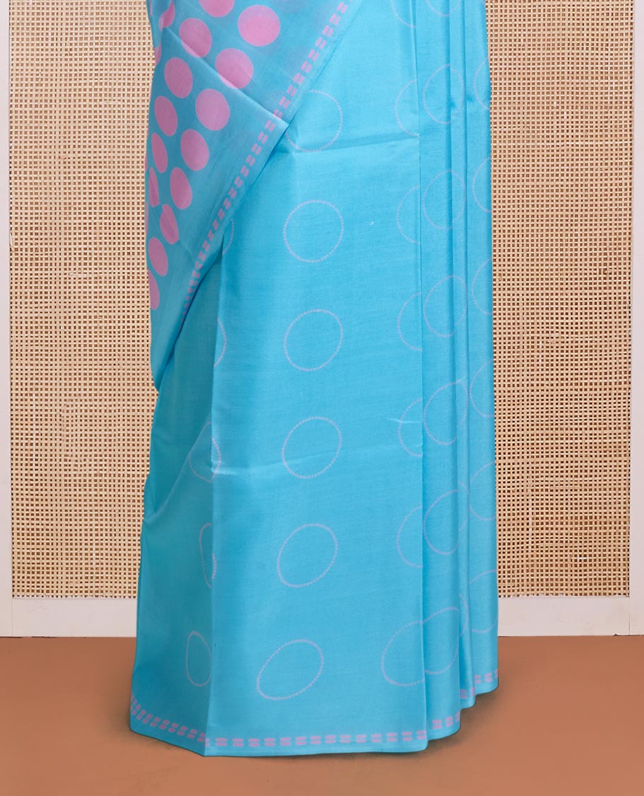 Borderless blue big polka dotted printed silk saree, sparsely polka dots printed pallu - Image 4
