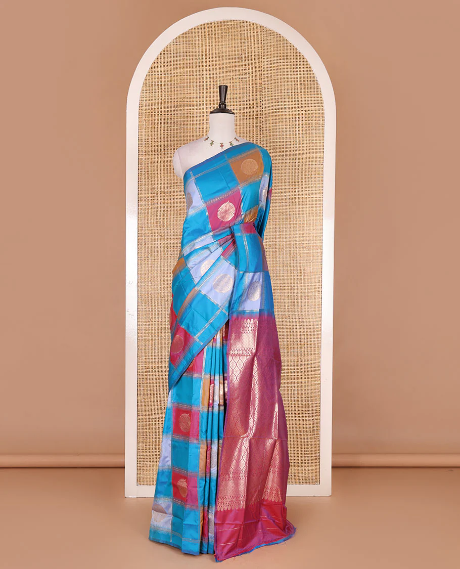 Borderless blue chakra buttas enclosed, checked elite soft silk saree, contrast ogee patterned pallu, and contrast zari design blouse - Image 2