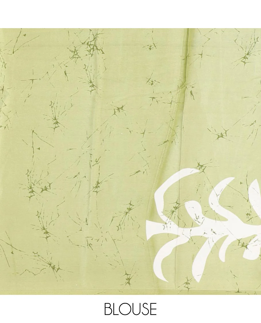 Borderless green abstract style vines batik printed Gajji silk saree, printed pallu, and plain blouse - Image 4