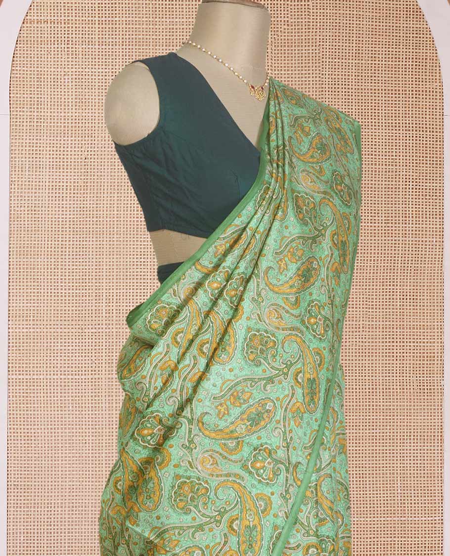 Borderless green paisley motifs printed silk saree, intricately printed pallu - Image 3