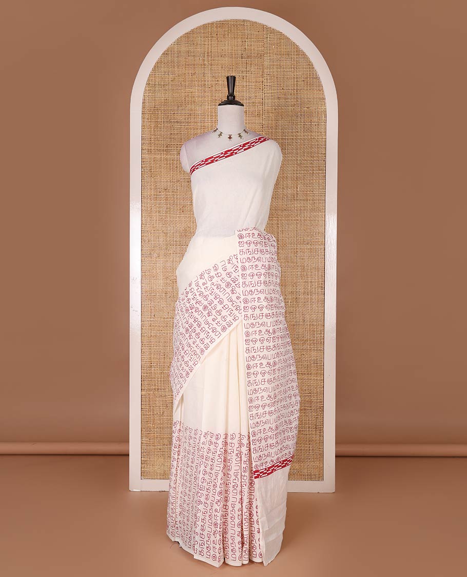 Borderless half-white and red Tamil letters printed Sungudi cotton saree with contrast Tamil letters printed blouse - Image 2