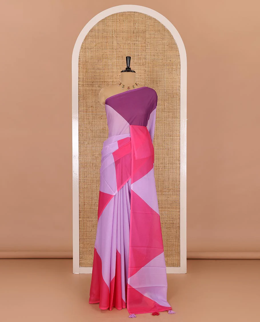 Borderless lavender plain moss chiffon saree, contrast double-sided temple border, self-pallu, and diamond-patterned printed blouse - Image 2