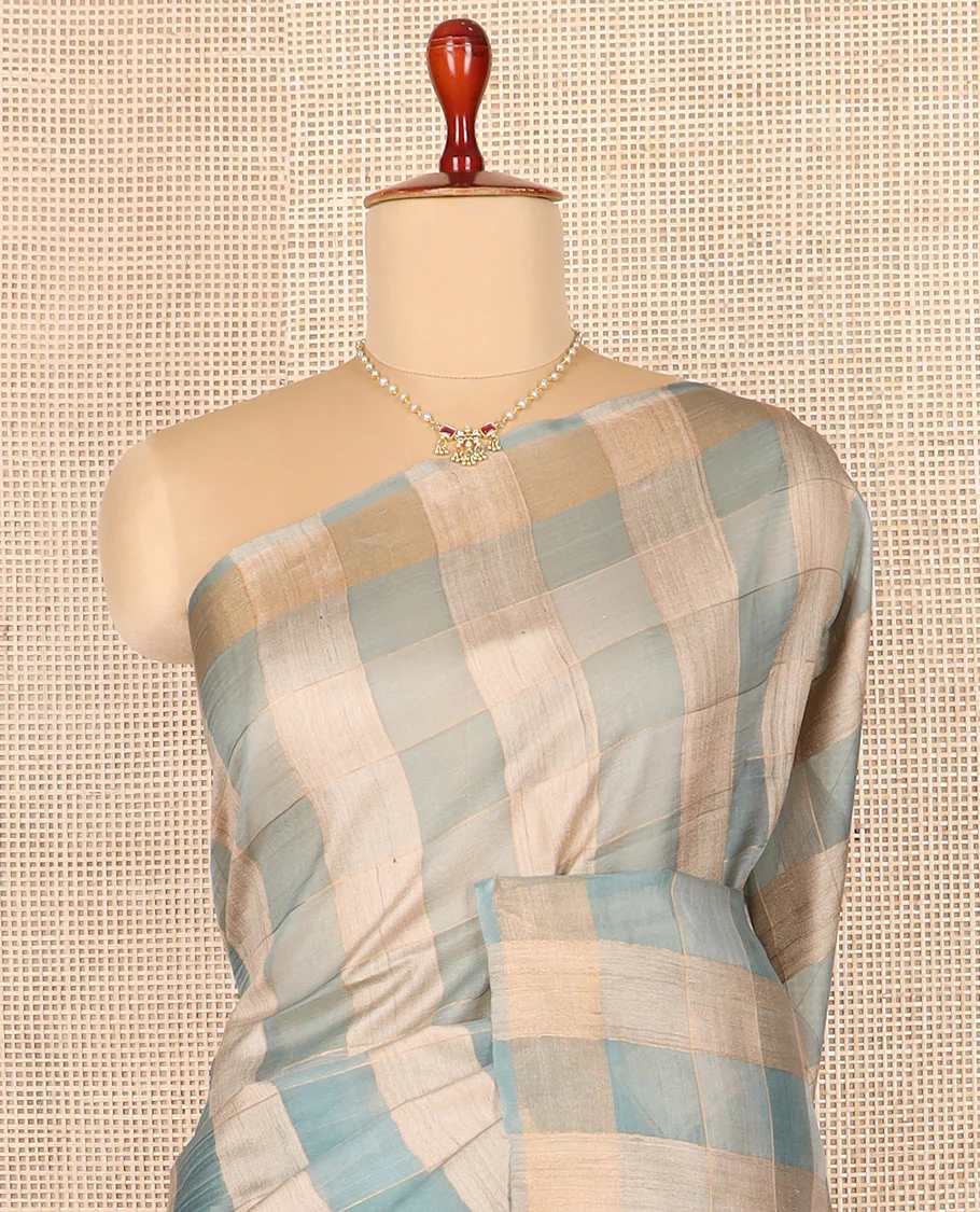 Borderless multi-color checked tussar saree, contrast intricately designed pallu - Image 3
