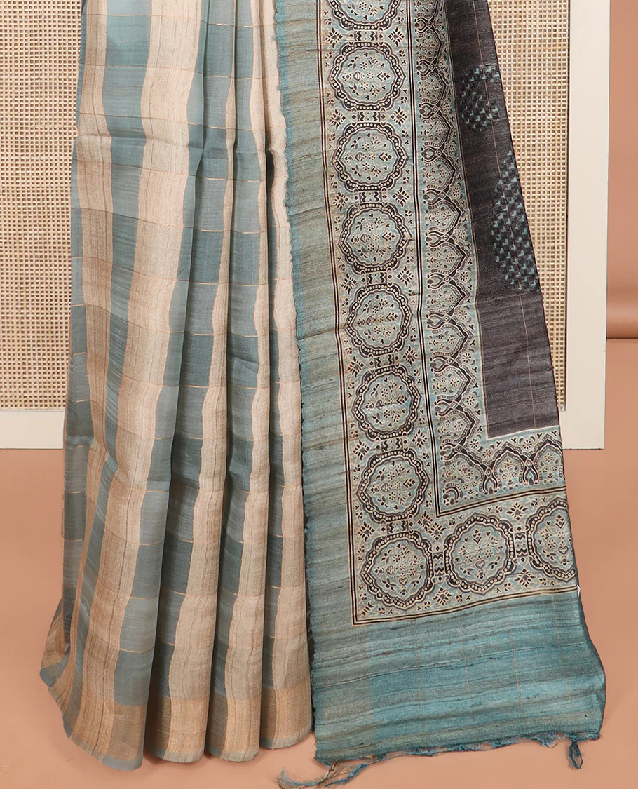 Borderless multi-color checked tussar saree, contrast intricately designed pallu - Image 4