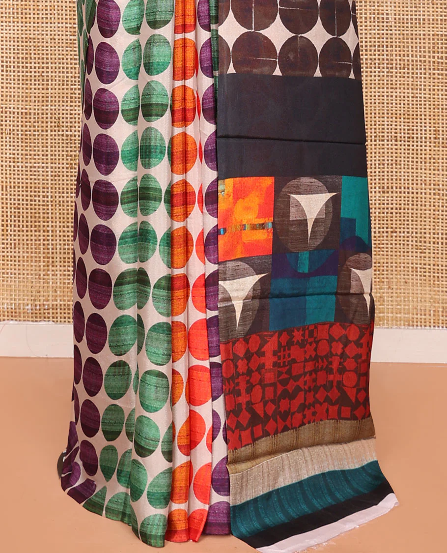 Borderless Multi-Color Georgette Saree Steeped with Circle Motifs All Over Its Body, Complemented by a Contrast Pallu of Different Geometric Motif Prints, and Paired with a Contrast Geometric Printed Blouse - Image 4