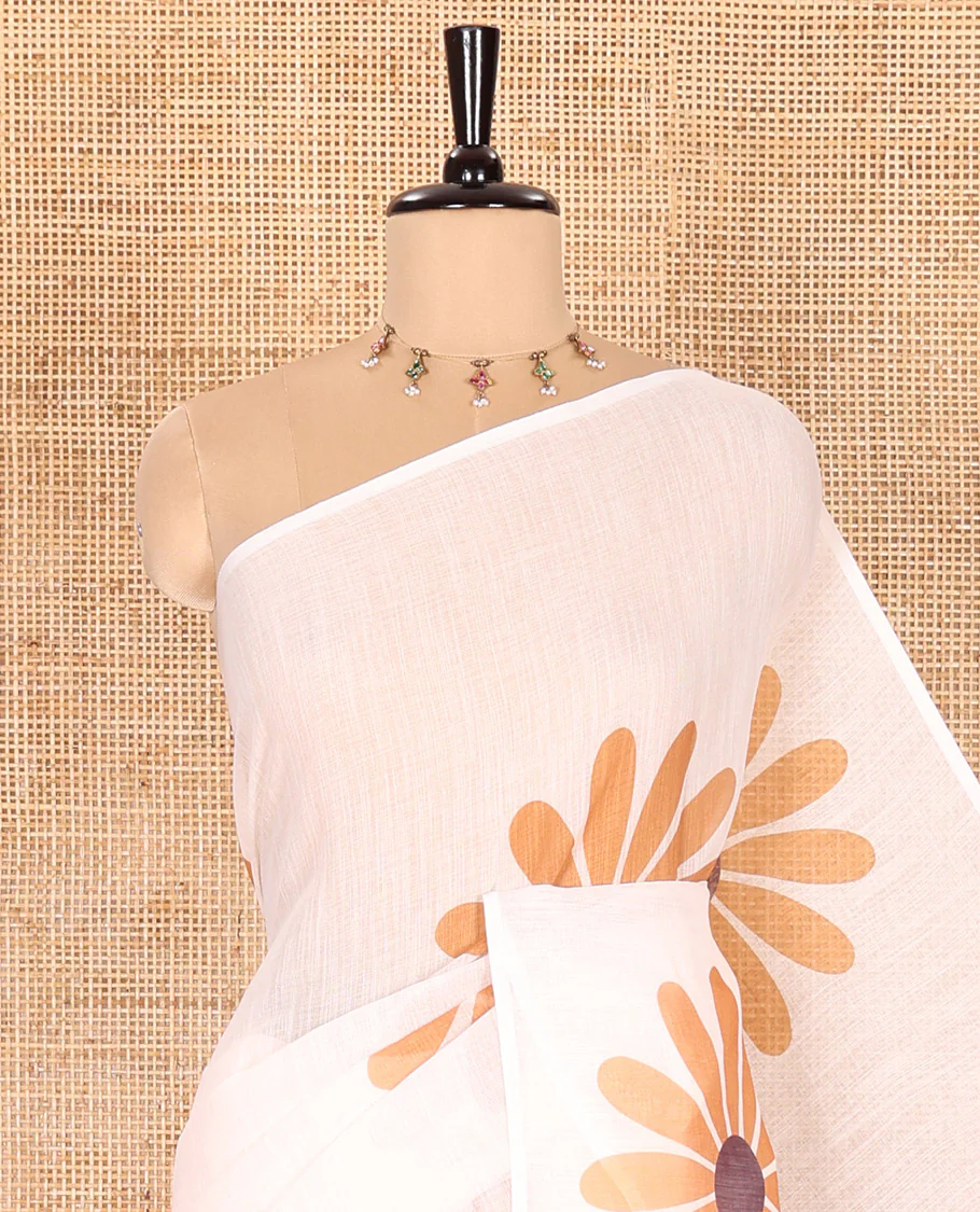 Borderless Peach Linen Saree Beautified with Big Daisy Flower Motifs Printed All Over the Body and Pallu, Complemented by a Contrast Blouse Printed with Daisy Flower Motifs - Image 2