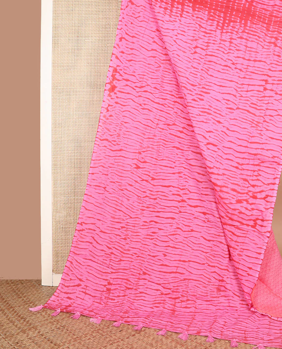 Borderless pink abstract printed cotton saree, abstract printed pallu - Image 2