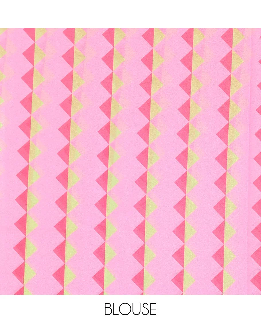 Borderless pink plain moss chiffon saree, contrast double-sided temple border, self-pallu, and diamond-patterned printed blouse - Image 4